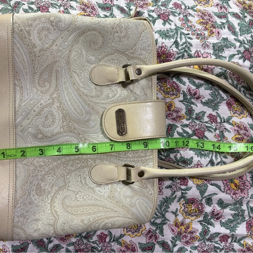 Chic Cream Paisley Tote Bag - Picture 11 of 13